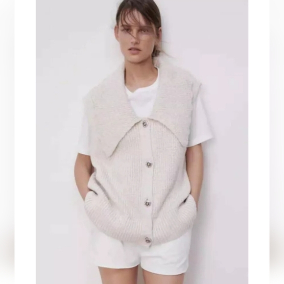 ZARA Gem Button Metallic Bib Collar Knit Vest. Size medium - Picture 3 of 13